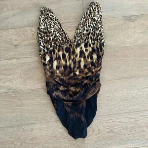 Carmen Marc Valvo Womens One Piece Swimsuit Animal Print Size 8